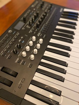 SINTETIZADOR KORG WAVESTATE