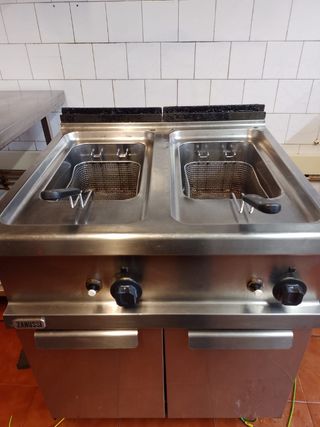 Freidora industrial doble zanussi 18Lx2