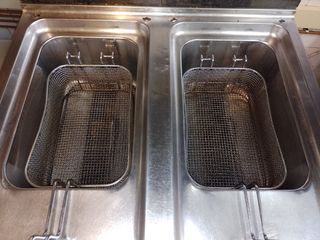 Freidora industrial doble zanussi 18Lx2