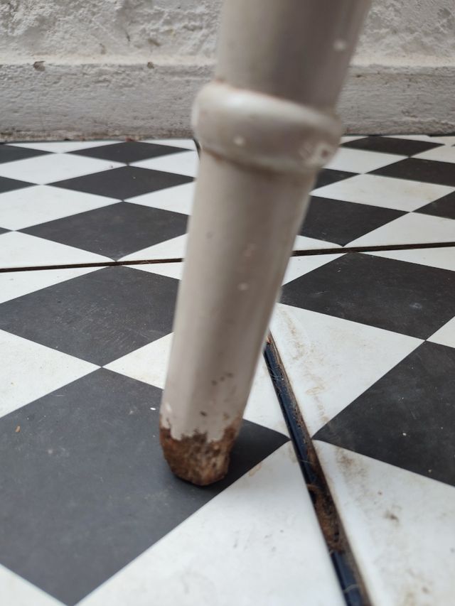 Silla de madera antigua