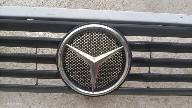 Rejilla frontal Mercedes Vito