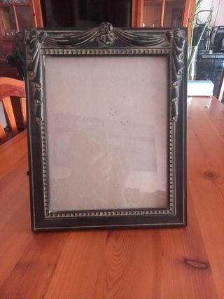 PORTARRETRATO GRANDE DE MADERA.