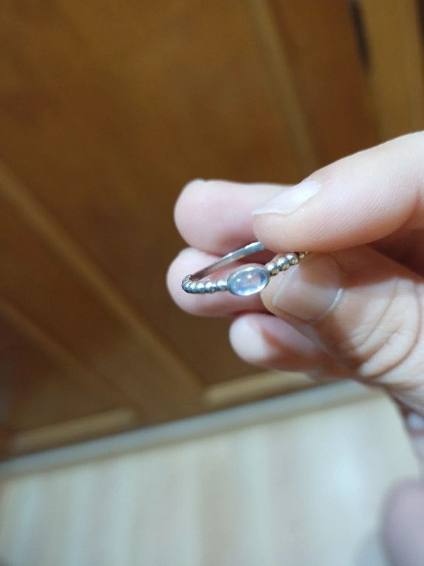 Anillo de piedra lunar