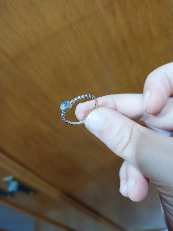 Anillo de piedra lunar