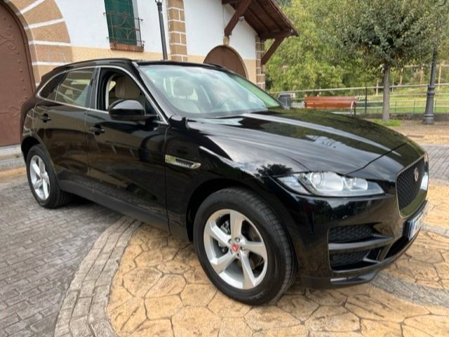 Jaguar F-Pace 2.0L i4 AWD Prestige