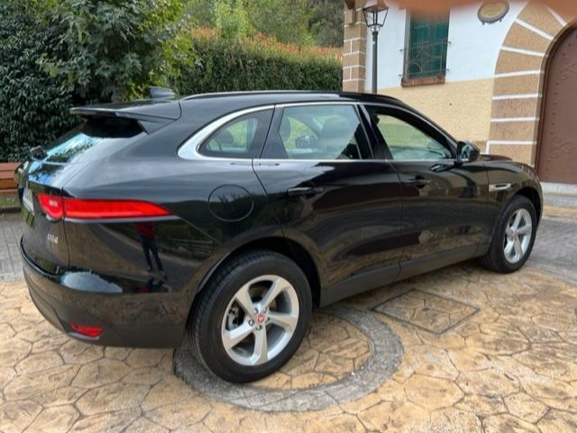 Jaguar F-Pace 2.0L i4 AWD Prestige