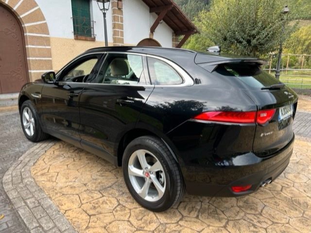Jaguar F-Pace 2.0L i4 AWD Prestige