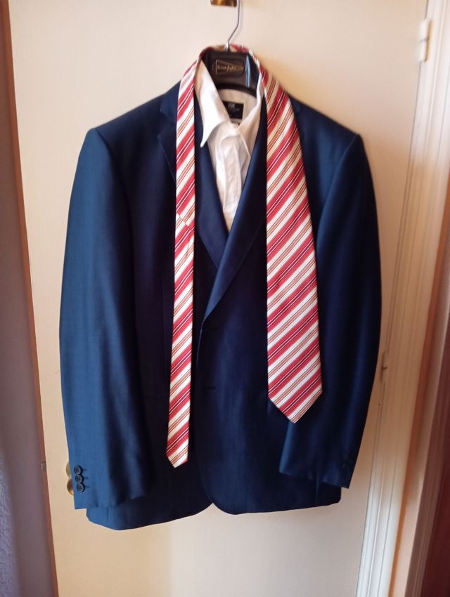 Traje de vestir completo (Puesto una vez)