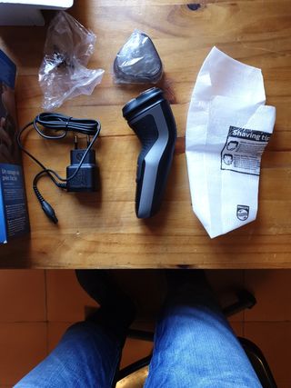 MAQUINA DE AFEITAR NUEVA A ESTRENAR