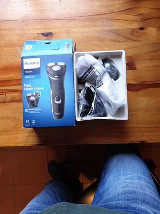 MAQUINA DE AFEITAR NUEVA A ESTRENAR