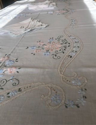 tovaglia ricamo fatto a mano x12