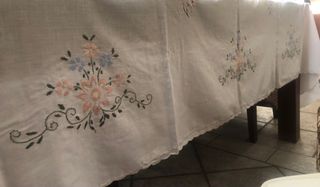 tovaglia ricamo fatto a mano x12