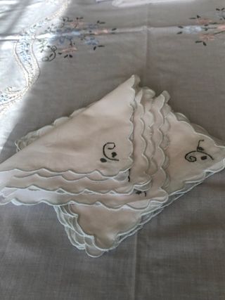 tovaglia ricamo fatto a mano x12