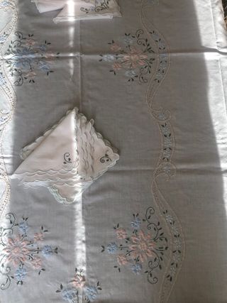 tovaglia ricamo fatto a mano x12