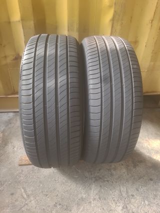 VENDO 2 NEUMÁTICOS EN PERFECTO ESTADO 