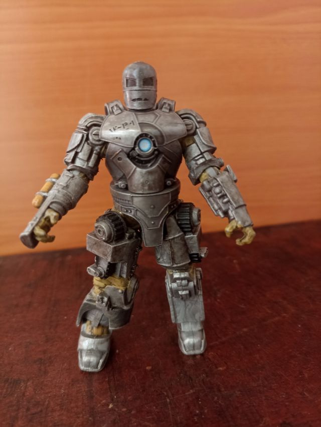 Irion Man primera armadura 11cm