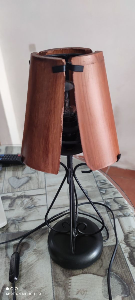 Lampara de sobre mesa