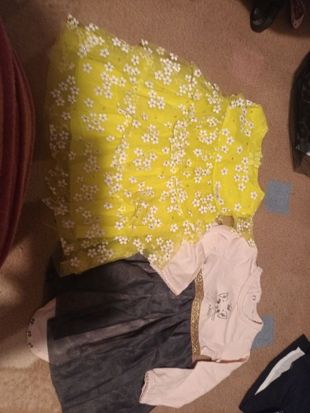 Vestido de bebe talla 6 meses