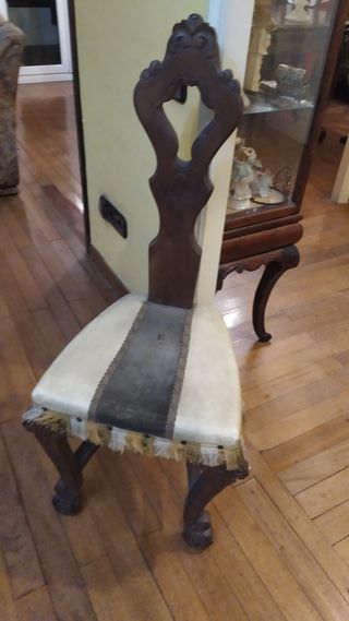 Silla provenzal antigua 3 patas, labrada y tapizad