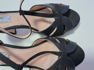 Zapatos talla 39 con tacón excelente estado.