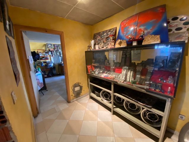 Se alquila taller de chapa pintura y mecánica