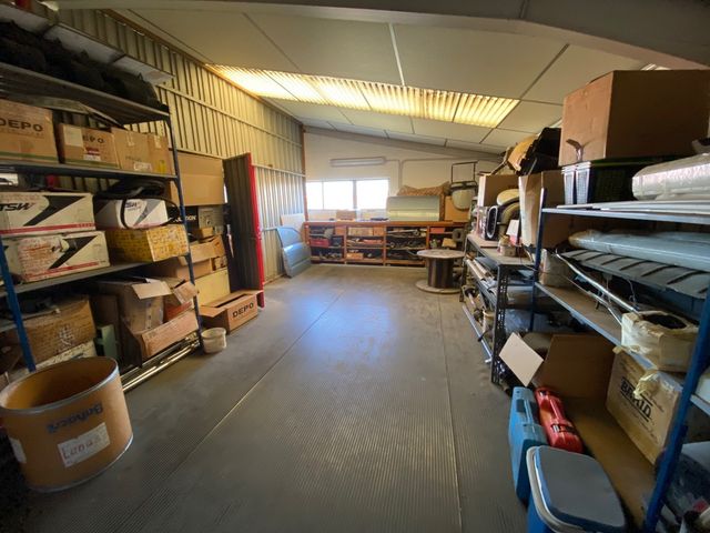 Se alquila taller de chapa pintura y mecánica