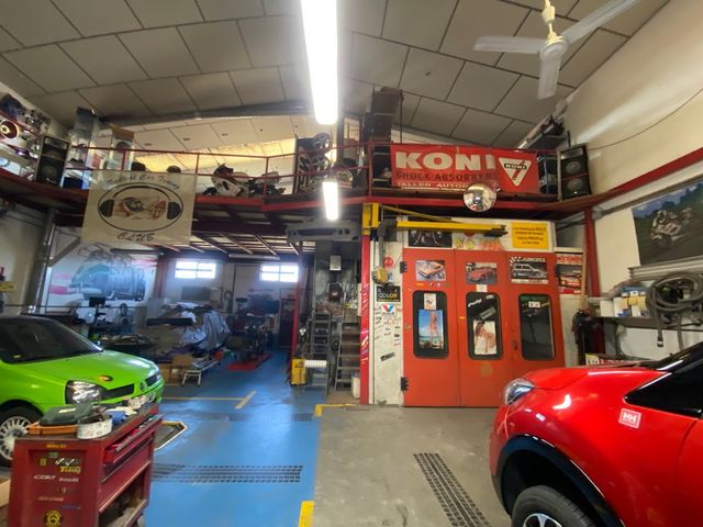 Se alquila taller de chapa pintura y mecánica