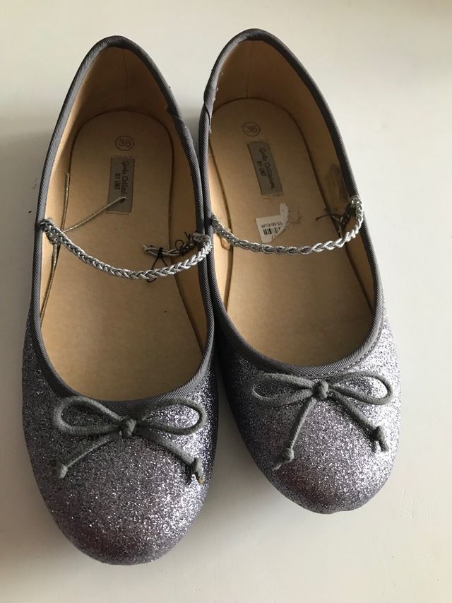 Zapatos plateados niña