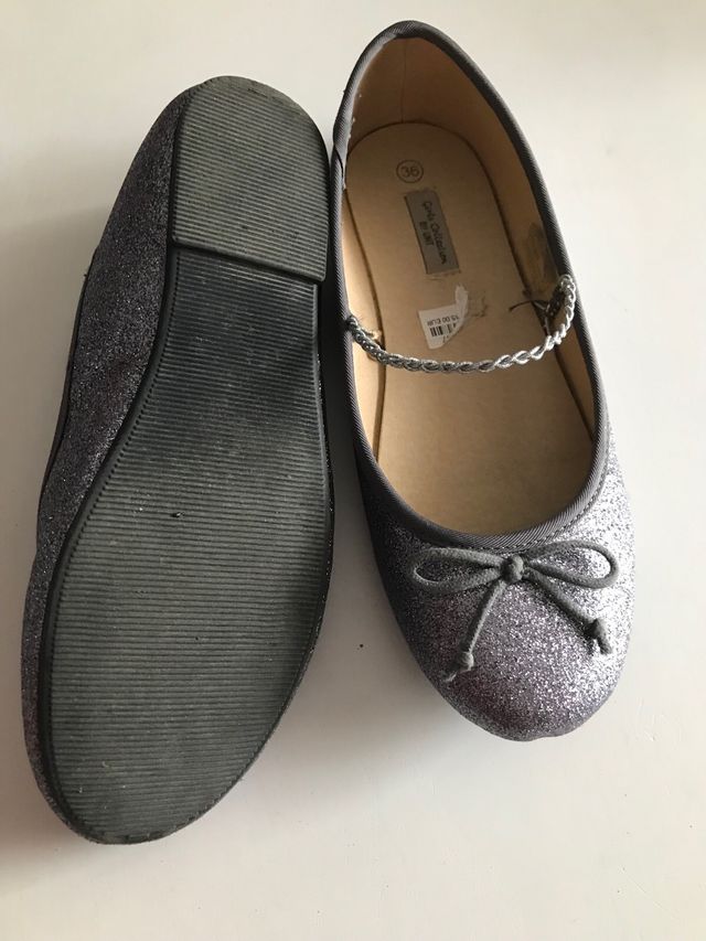 Zapatos plateados niña