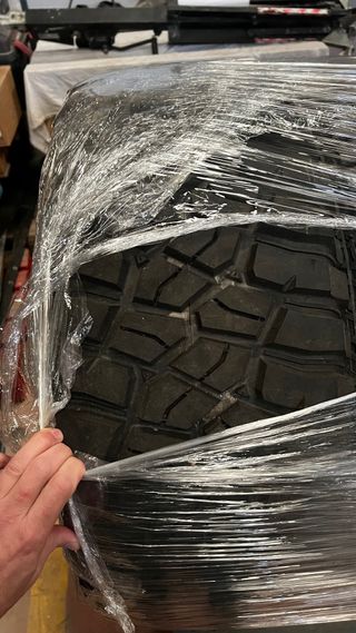 Neumatico bf goodrich km3 33x12.5x17 sin llanta