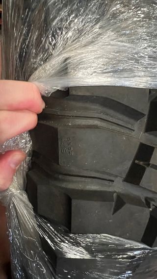 Neumatico bf goodrich km3 33x12.5x17 sin llanta