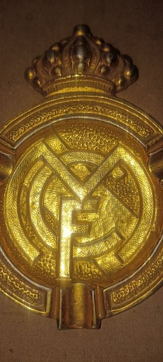 CENICERO BRONCE BAÑADO  ORO ESCUDO REAL MADRID 196