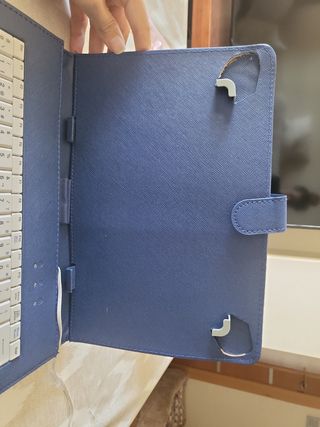 Teclado para tablet con cable