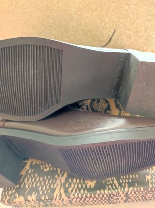 Botines de piel buena.muy bonitos