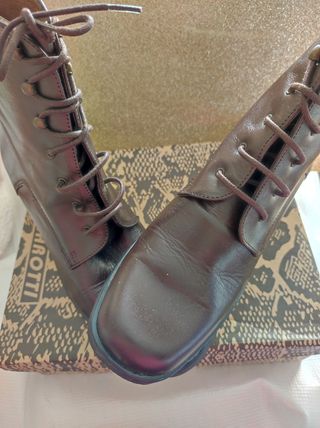 Botines de piel buena.muy bonitos