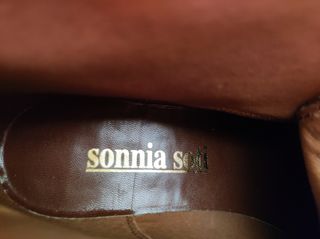 Botines de piel buena.muy bonitos