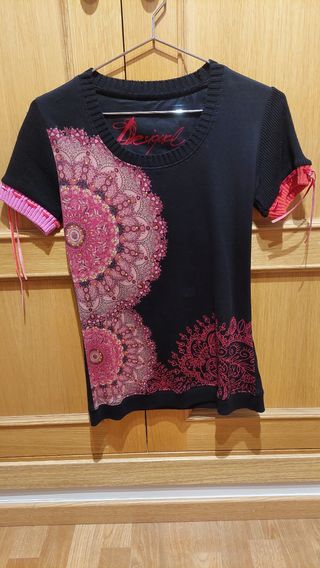 Camiseta de desigual