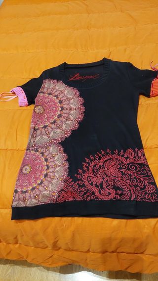Camiseta de desigual