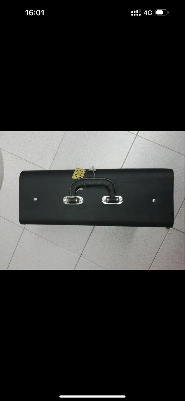 Maletín rígido porta documentos o multiusos.