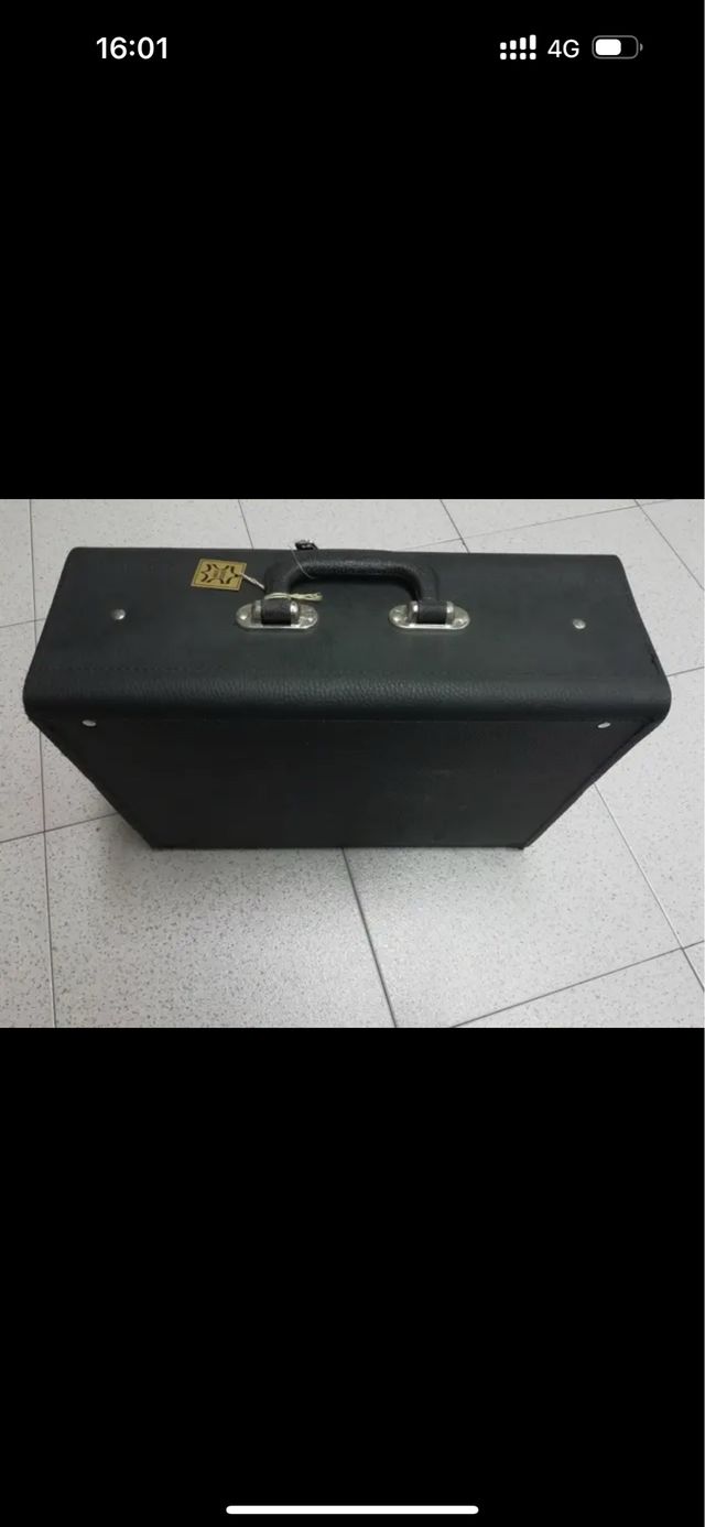 Maletín rígido porta documentos o multiusos.