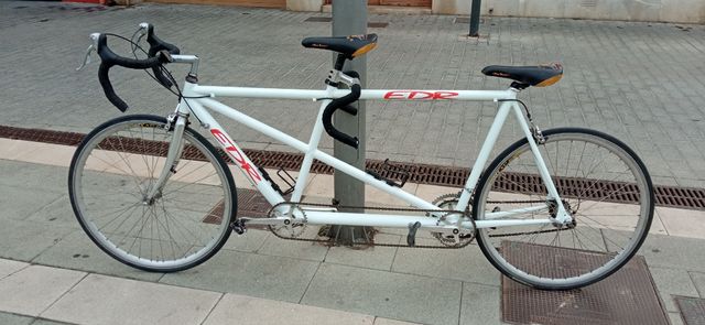 Bicicletta da strada tandem