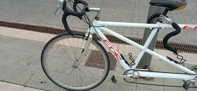 Bicicletta da strada tandem