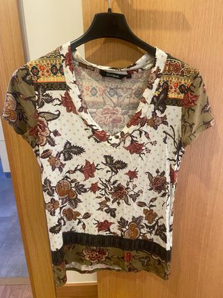 camiseta manga corta desigual