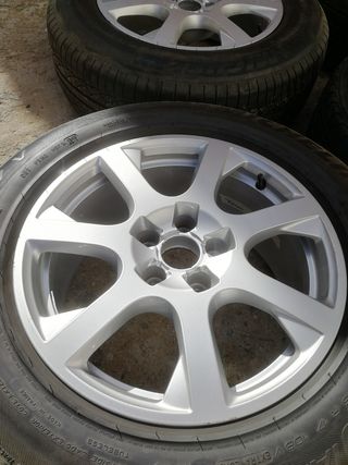 Llanta Audi 17" con neumatico