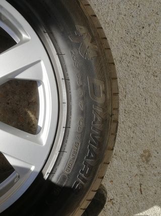 Llanta Audi 17" con neumatico