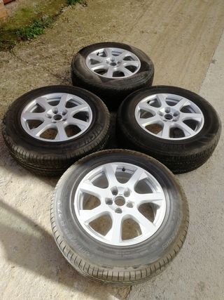 Llanta Audi 17" con neumatico