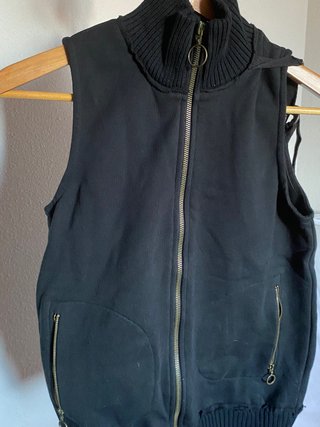 Chaleco negro de Mango