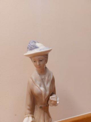 Figura antigua porcelana