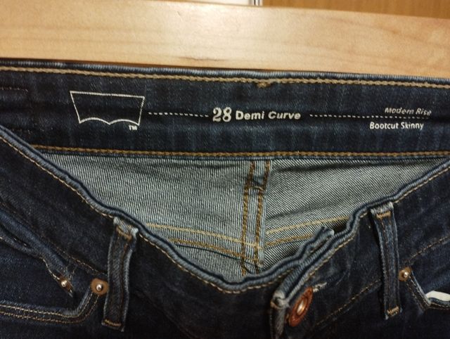 Pantalon Levis 28