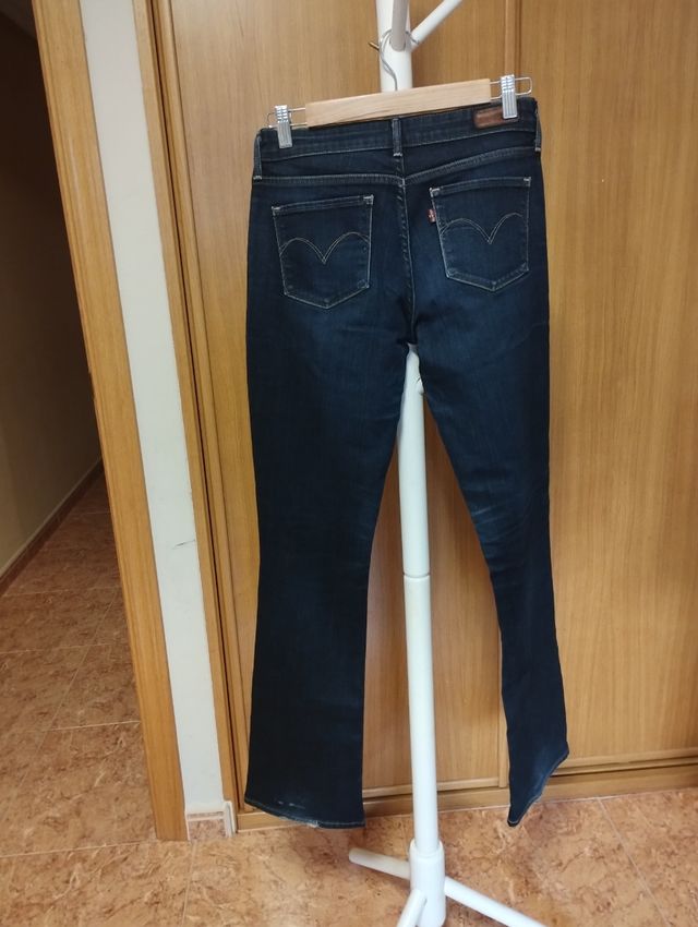 Pantalon Levis 28